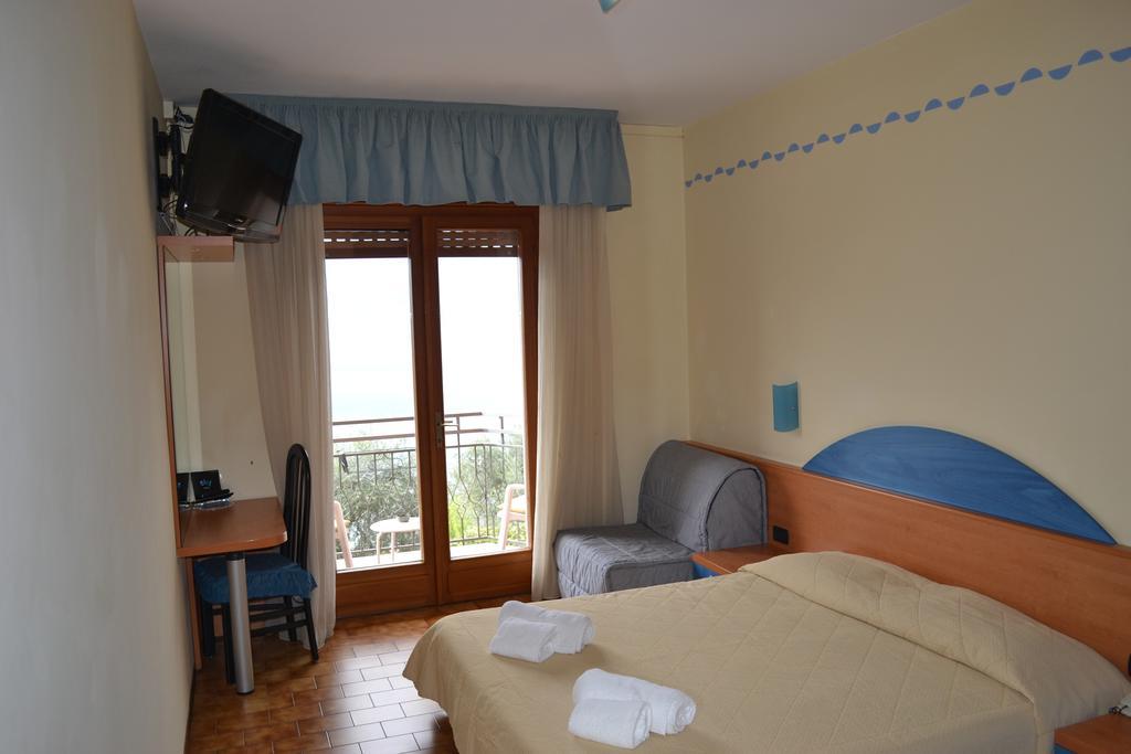 Hotel Smeraldo Brenzone sul Garda Εξωτερικό φωτογραφία