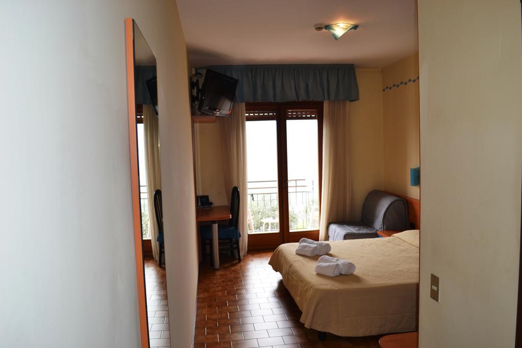 Hotel Smeraldo Brenzone sul Garda Εξωτερικό φωτογραφία