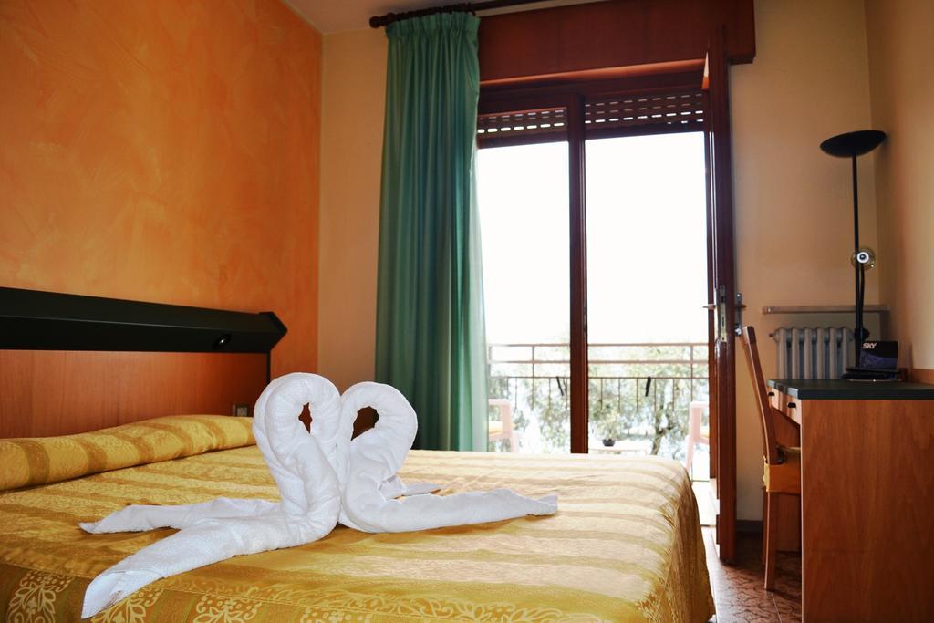 Hotel Smeraldo Brenzone sul Garda Εξωτερικό φωτογραφία