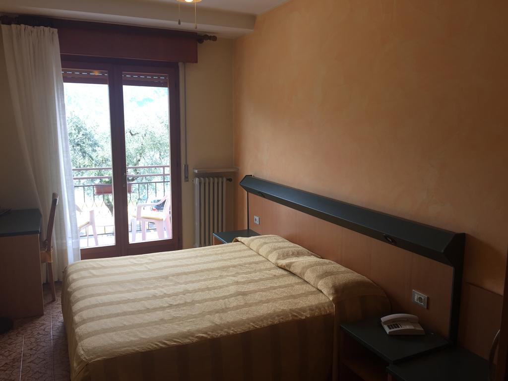 Hotel Smeraldo Brenzone sul Garda Εξωτερικό φωτογραφία